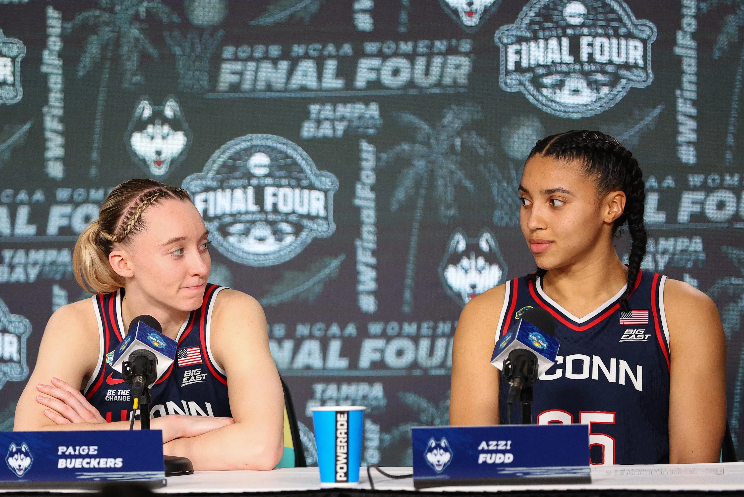 Paige Bueckers WNBA Konfirmasi Hubungan dengan Azzi Fudd UConn dalam Video