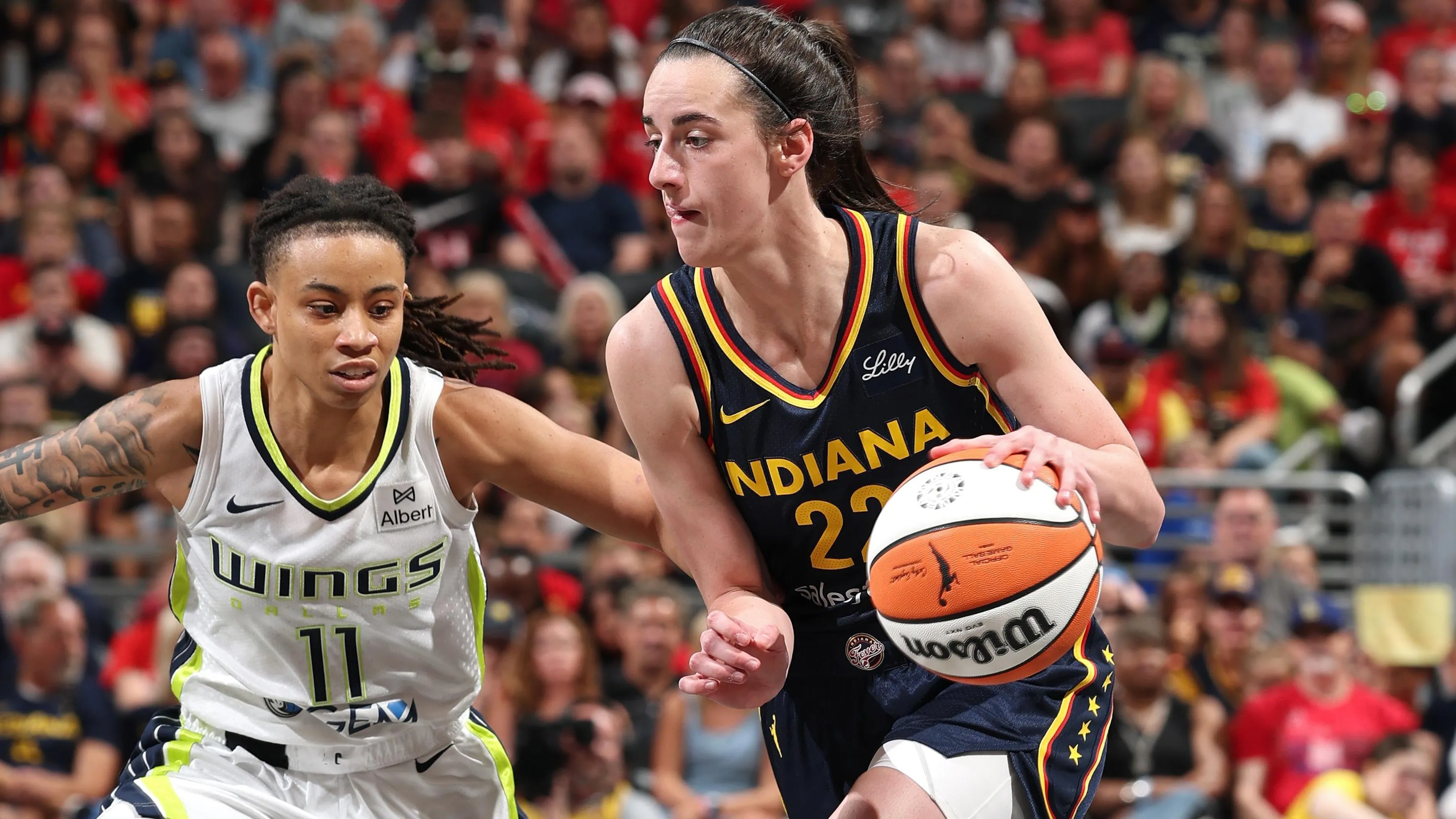 Caitlin Clark Cetak Double-Double di Laga WNBA Perdana Kontra Paige Bueckers, Fever Kalahkan Wings