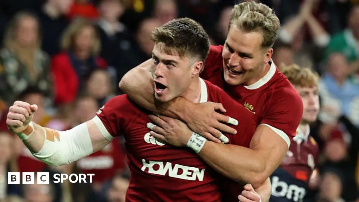 Queensland Reds 12-52 British and Irish Lions: Turis cetak delapan percobaan